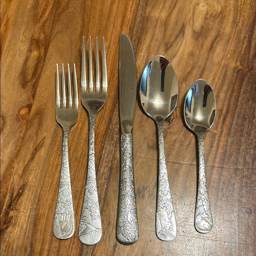 Liberty Tabletop Sterling Sliver Flatware Set - American Outdoors